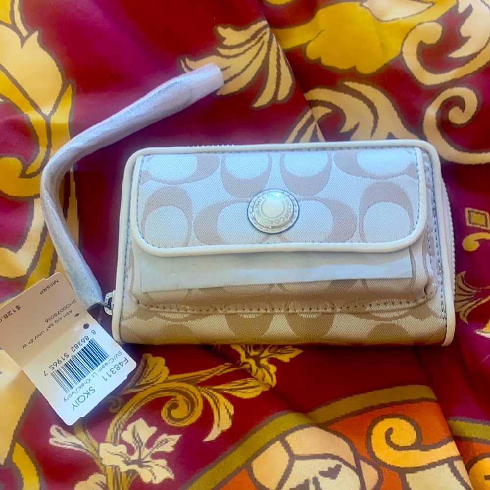 Coach cream signature new wallet